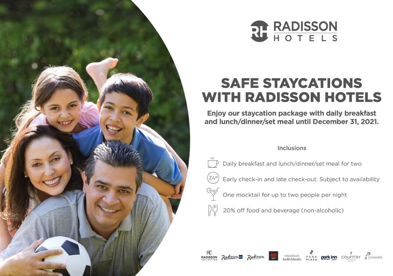 Radisson Blu Hotel Ahmedabad Luaran gambar A Radisson Hotels advertisement