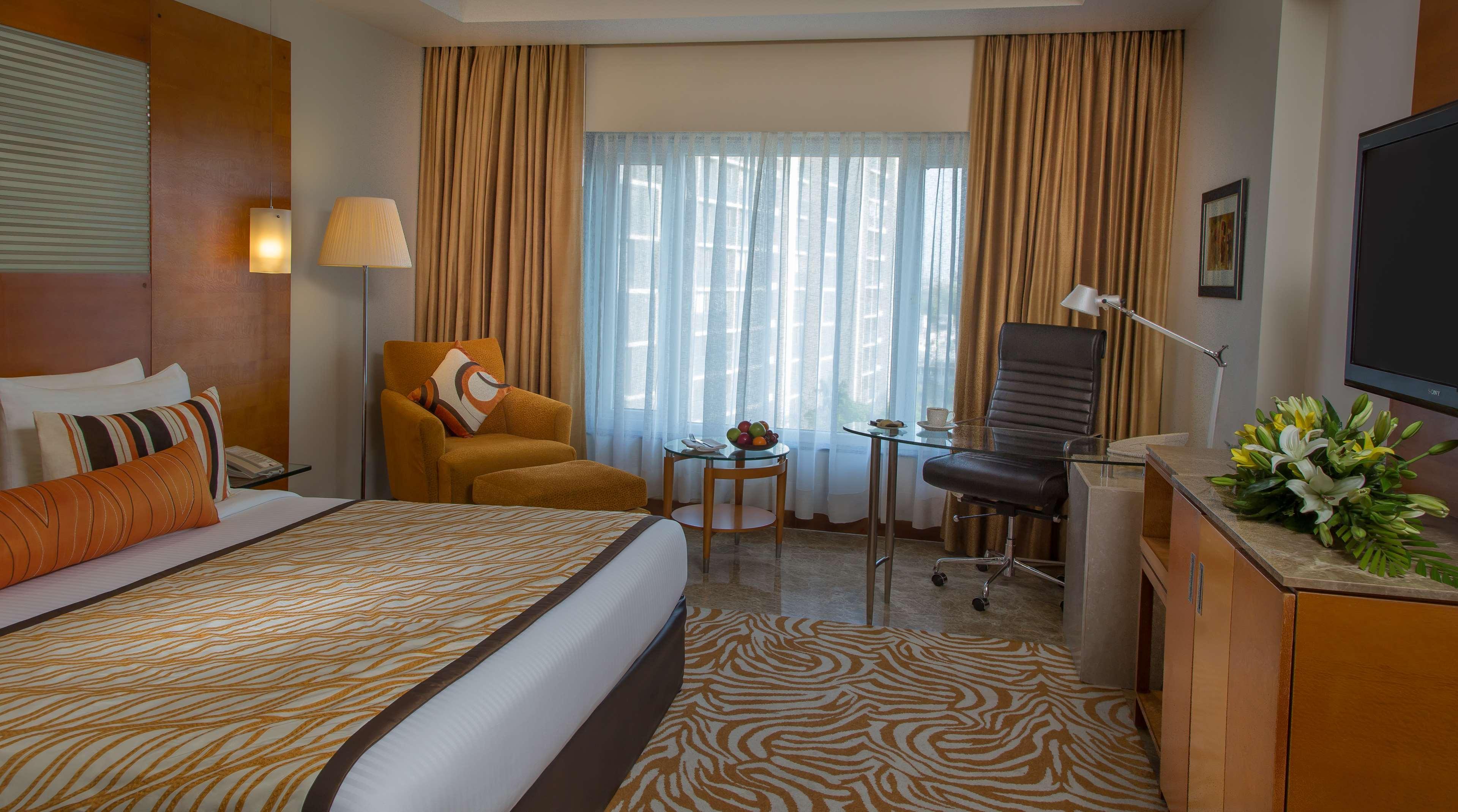 Radisson Blu Hotel Ahmedabad Luaran gambar A room at the Taj Bengal