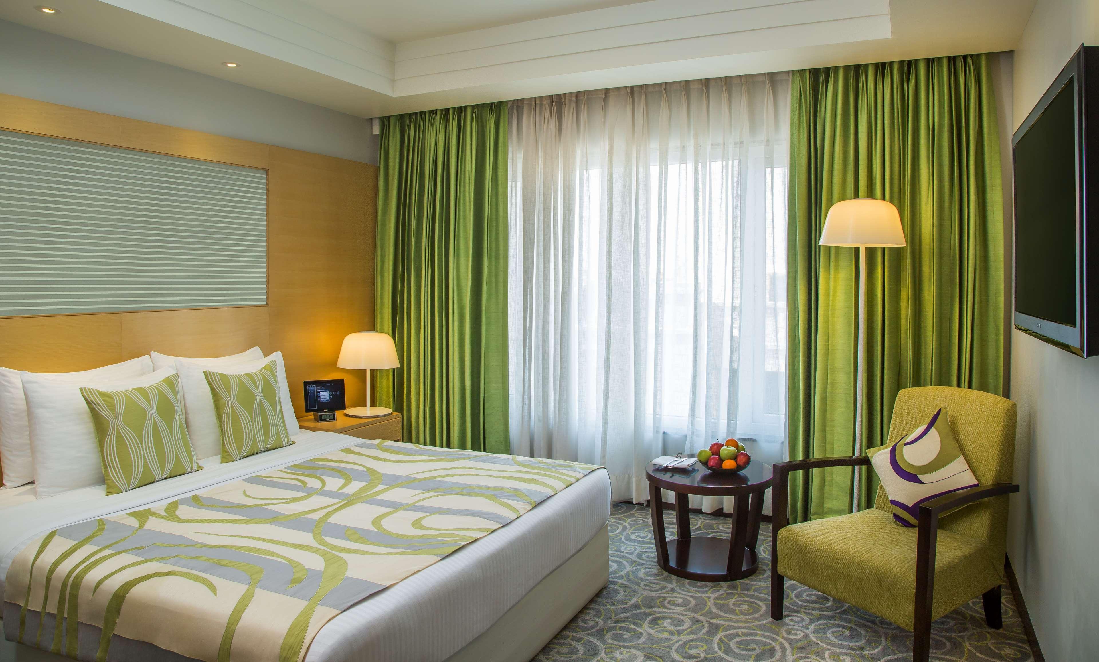 Radisson Blu Hotel Ahmedabad Luaran gambar A room at the Taj Bengal