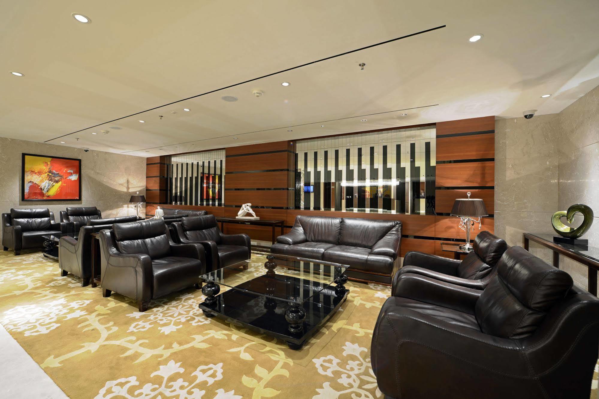 Radisson Blu Hotel Ahmedabad Luaran gambar The Royal Wing Suites & Spa